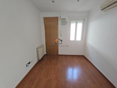 Bedroom of Flat for sale in  Madrid Capital  with Air Conditioner and Heating