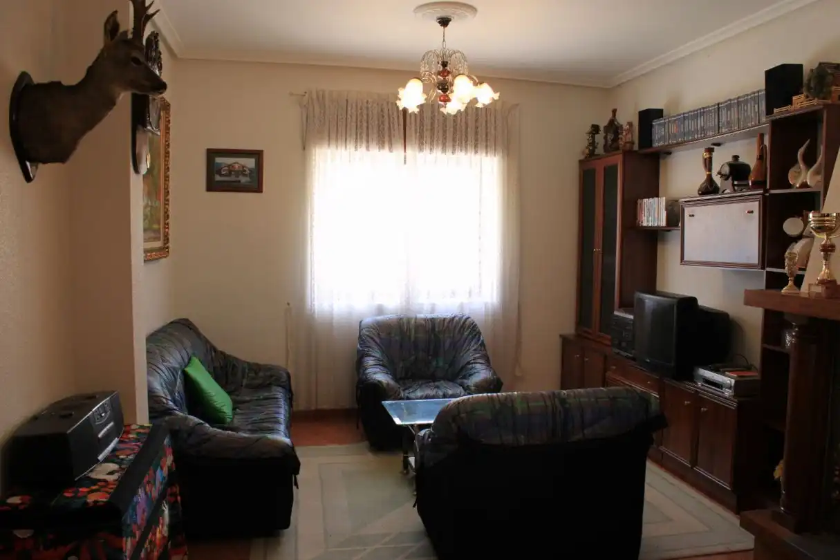 Sala de estar de Casa o chalet en venta en Cascajares de la Sierra con Calefacción y Amueblado