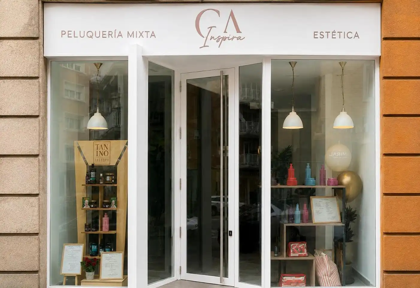 Local comercial de lloguer a Calle de González Tablas