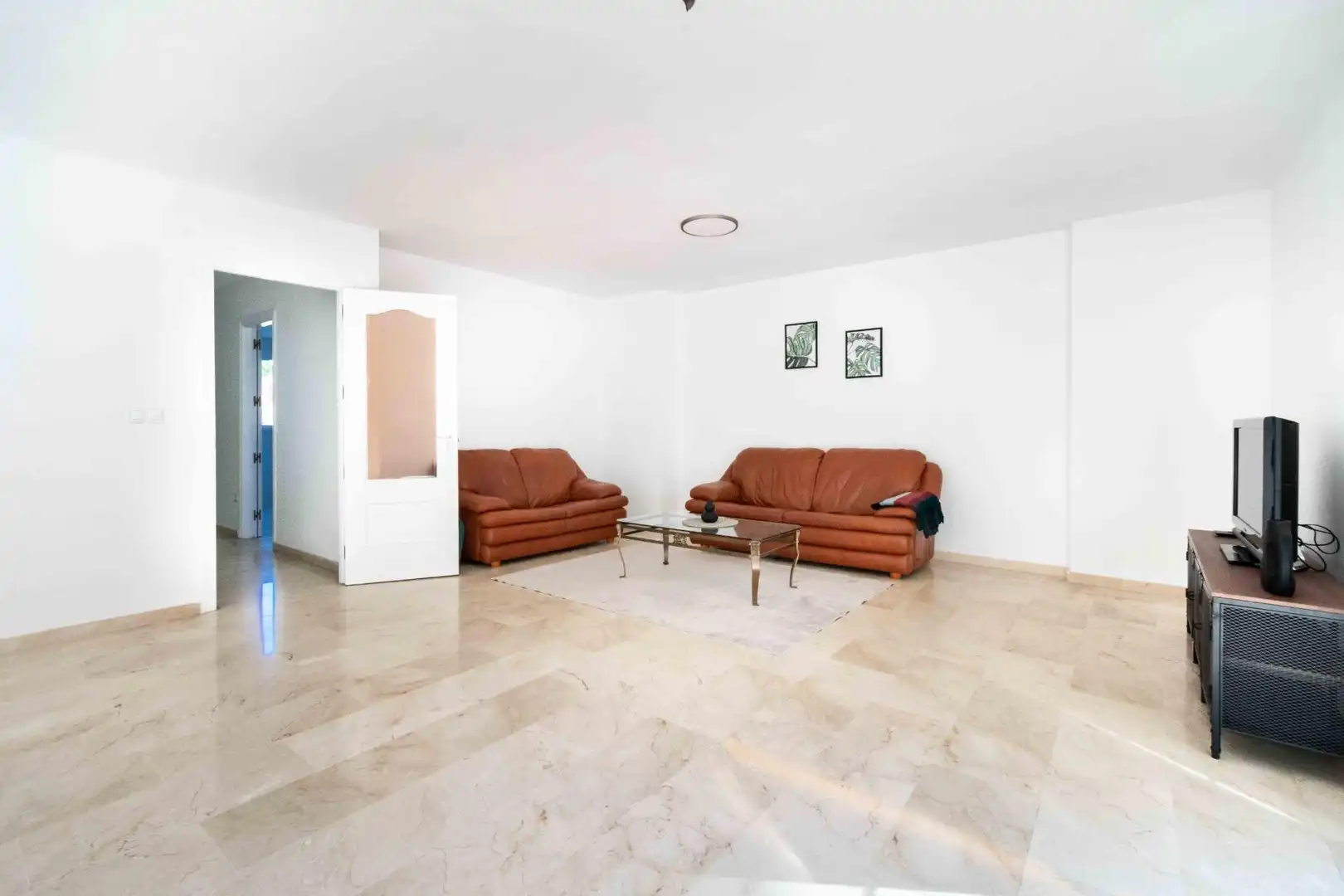 Sala d'estar de Casa o xalet en venda en L'Alfàs del Pi amb Calefacció, Piscina i Moblat