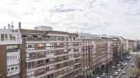 Vista exterior de Apartament en venda en  Madrid Capital amb Aire condicionat, Calefacció i Balcó