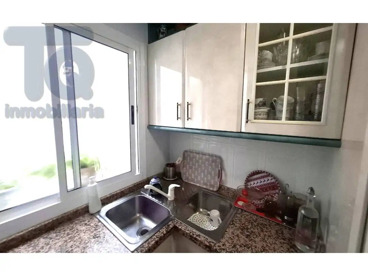 Kitchen of Flat for sale in Granada  with Heating and Alarm