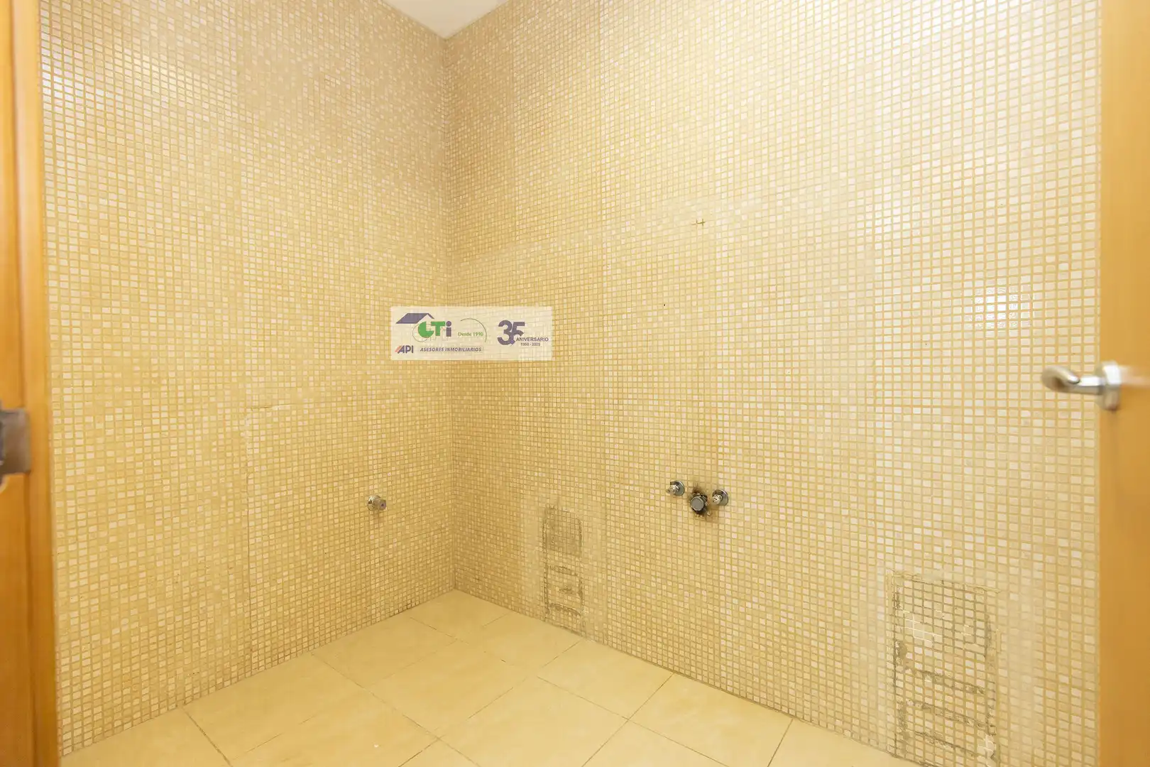 Baño de Oficina de alquiler en Zaragoza