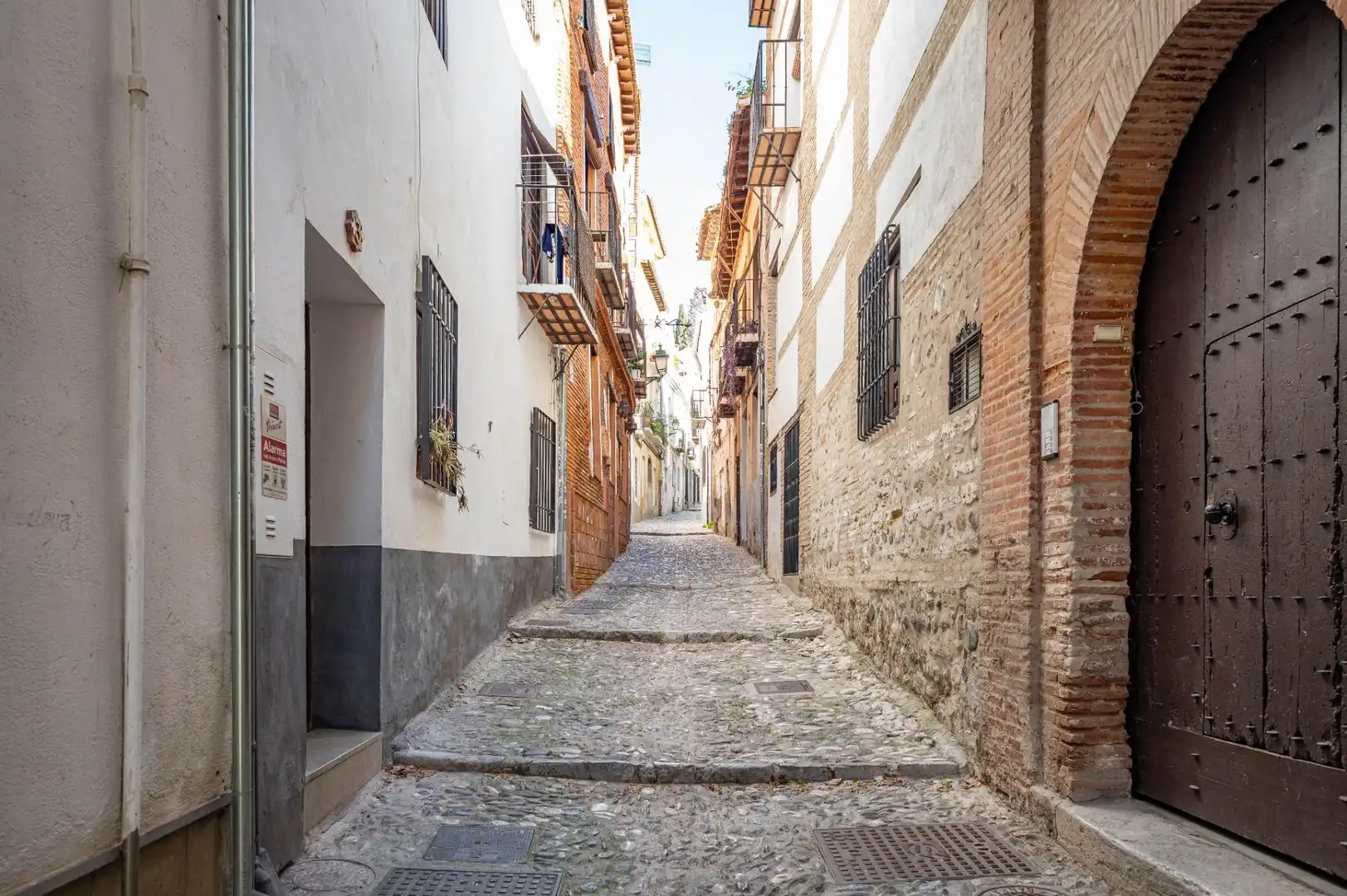 Exterior view of Buildings for sale in Granada