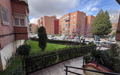 Exterior view of Flat for sale in Torrejón de Ardoz  with Heating