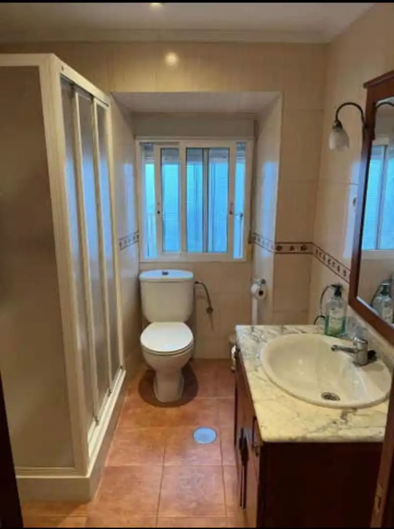 Baño de Casa adosada en venta en Jaén con Aire acondicionado, Jardín privado y Balcón