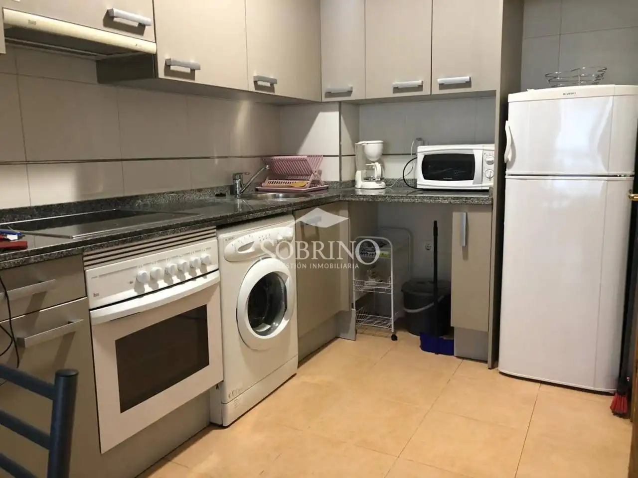 Cuina de Apartament en venda en Llanes amb Parquet, Traster i Piscina comunitària