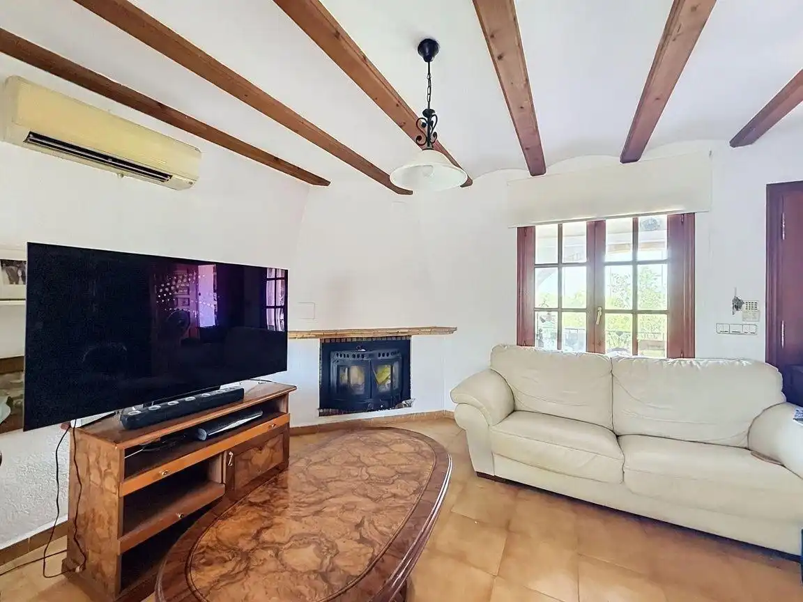 Chalet con piscina en venta en Avenida COMTAT DEL, imagen 2