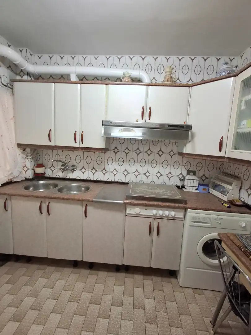 Cocina de Piso en venta en La Puebla de Almoradiel con Calefacción, Terraza y Amueblado