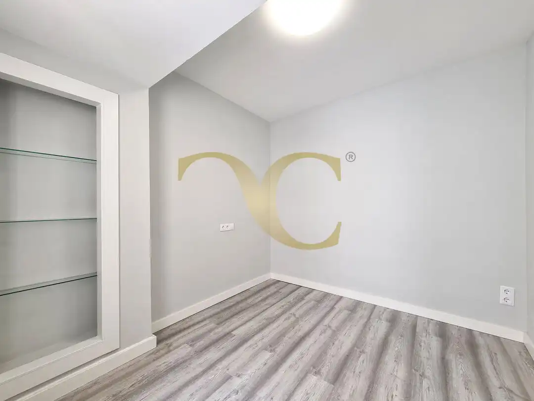 Piso en venta en Oviedo  con Calefacción y Amueblado