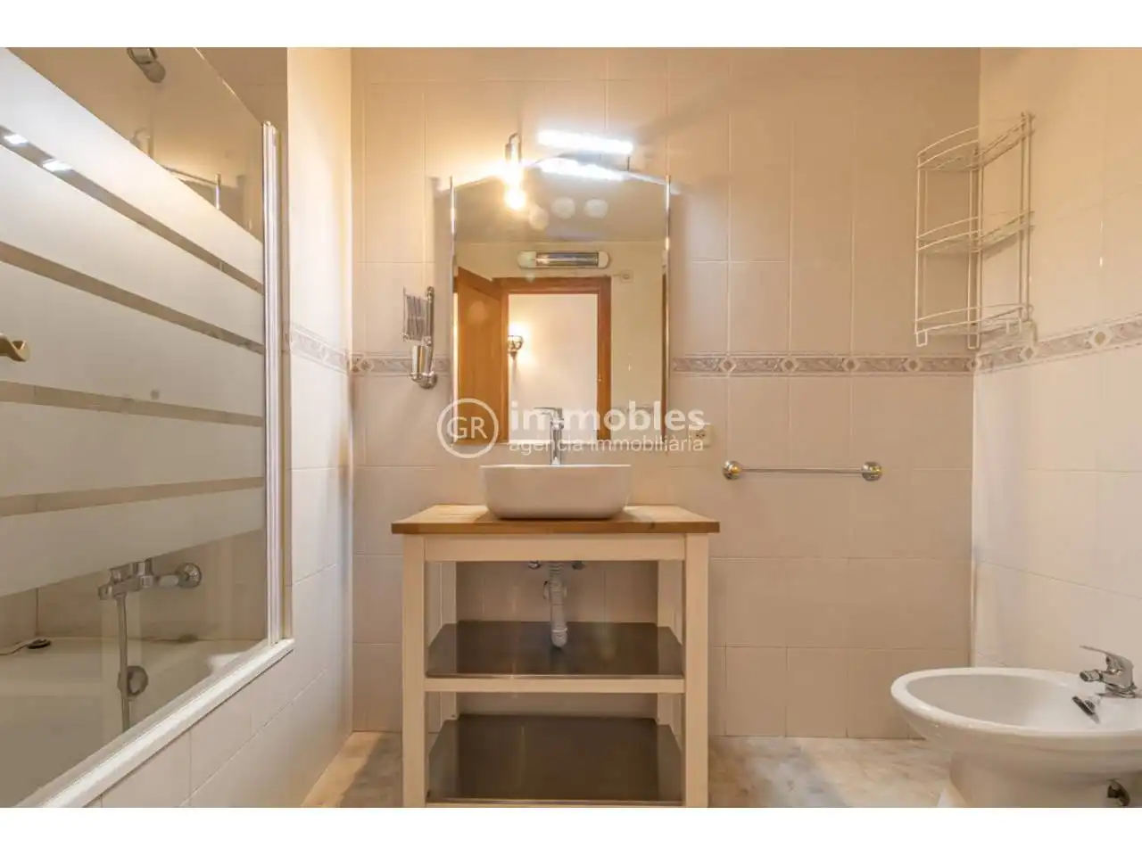 Baño de Piso de alquiler en Alaró con Aire acondicionado, Terraza y Amueblado
