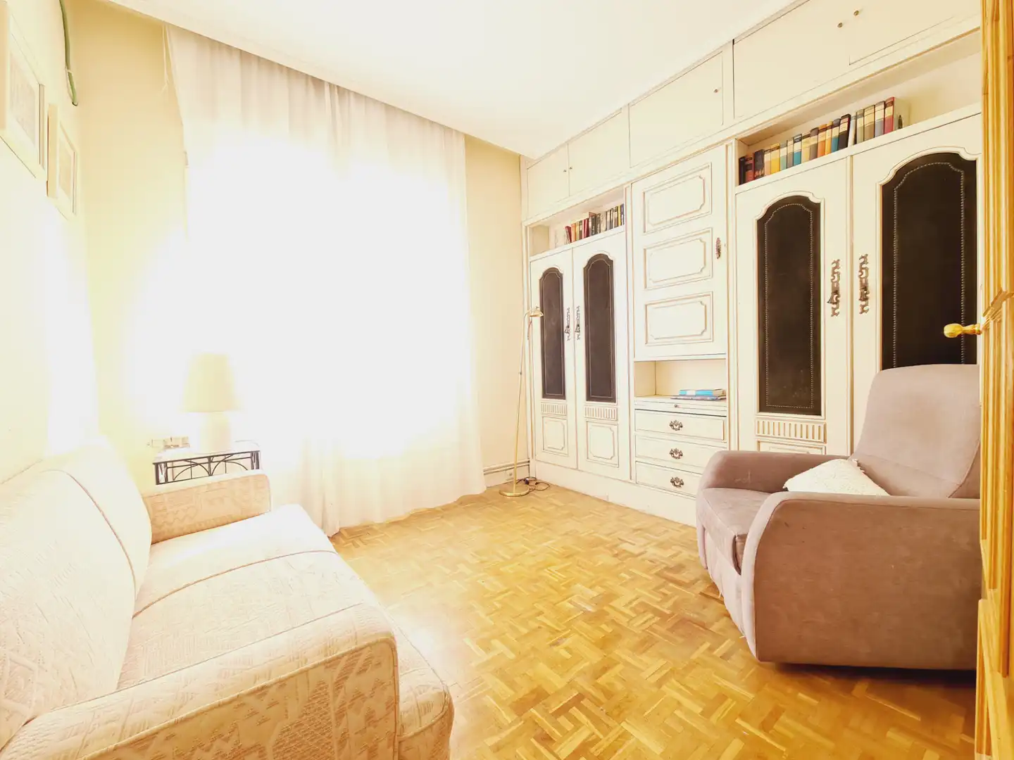 Bedroom of Flat for sale in  Pamplona / Iruña  with Heating, Parquet flooring and Furnished