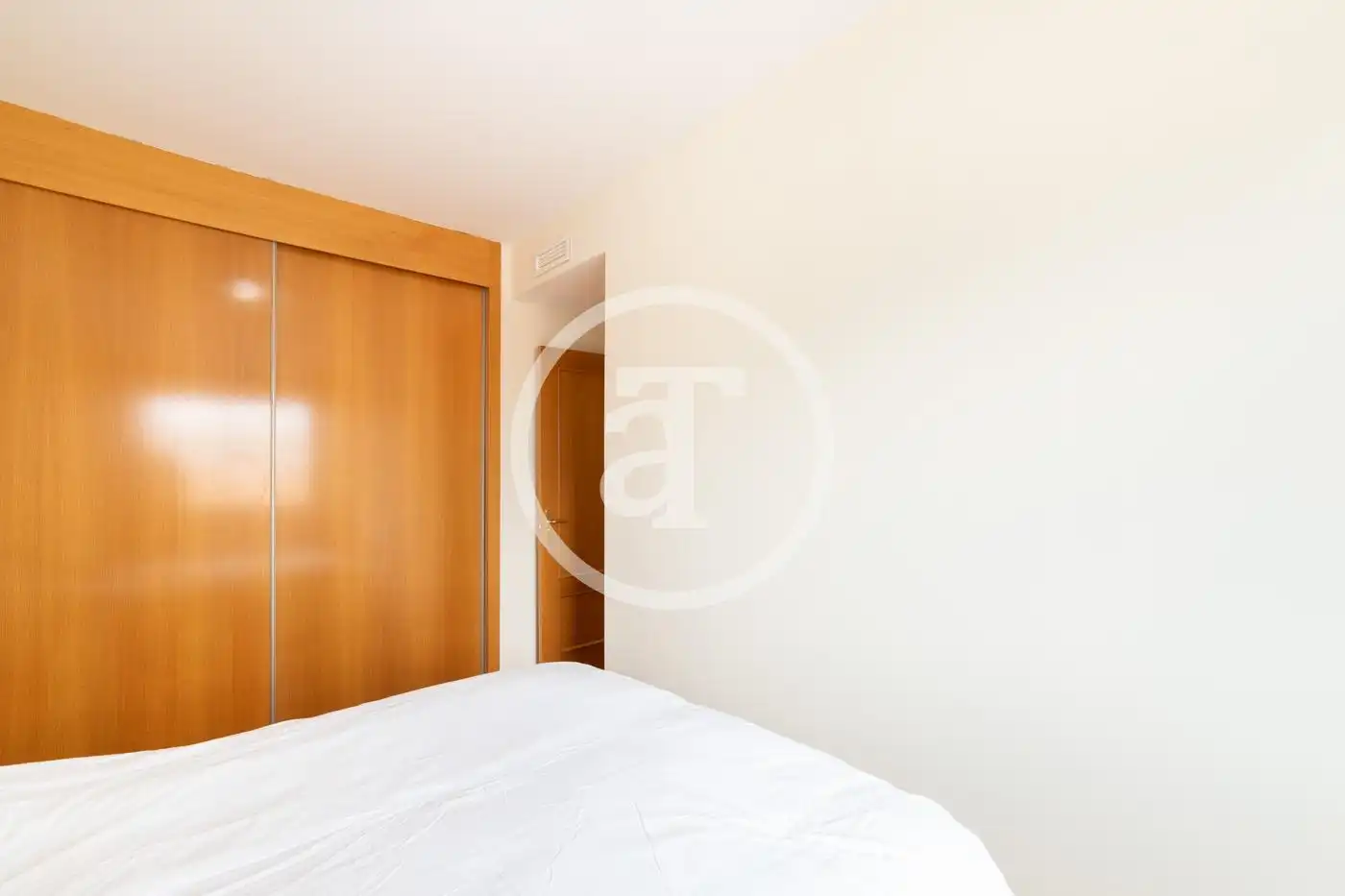 Attic for rent in Calle Fuente Cisneros, Parque Oeste - Fuente Cisneros