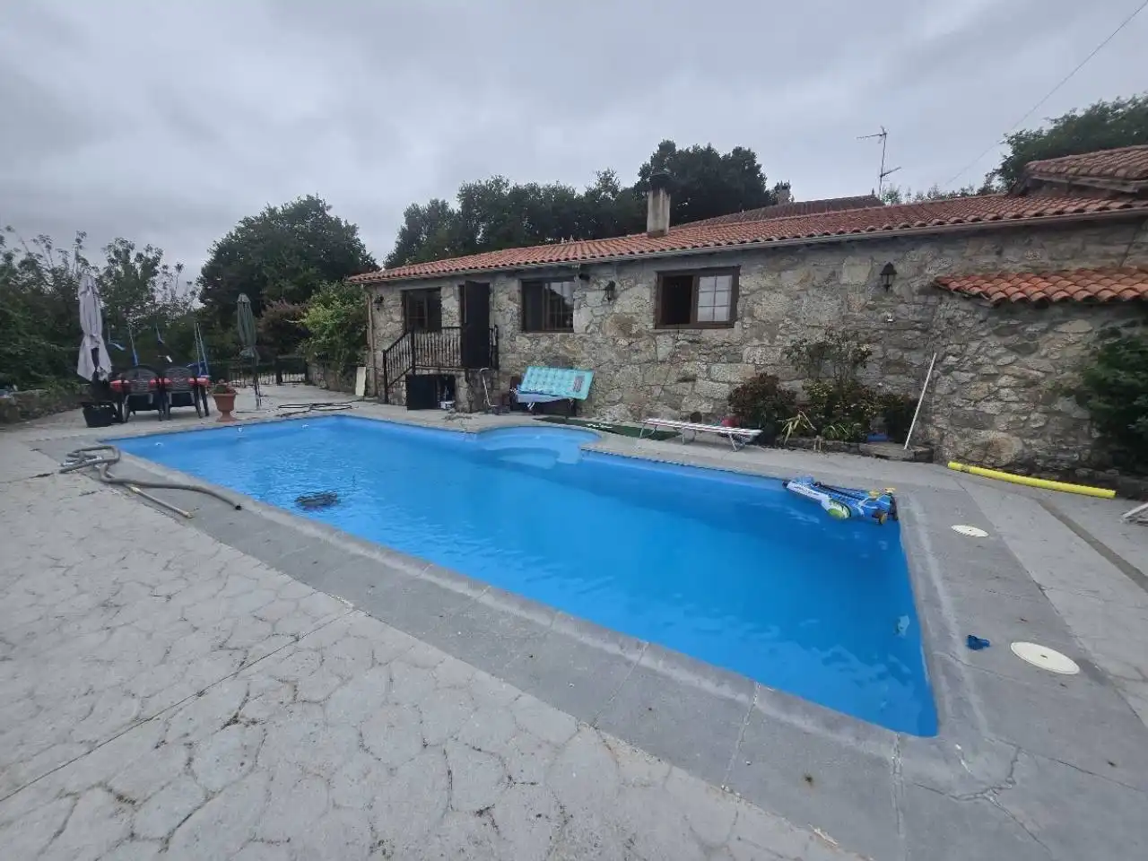 Schwimmbecken von Haus oder Chalet zum Verkauf in O Saviñao  mit Heizung, Privatgarten und Terrasse