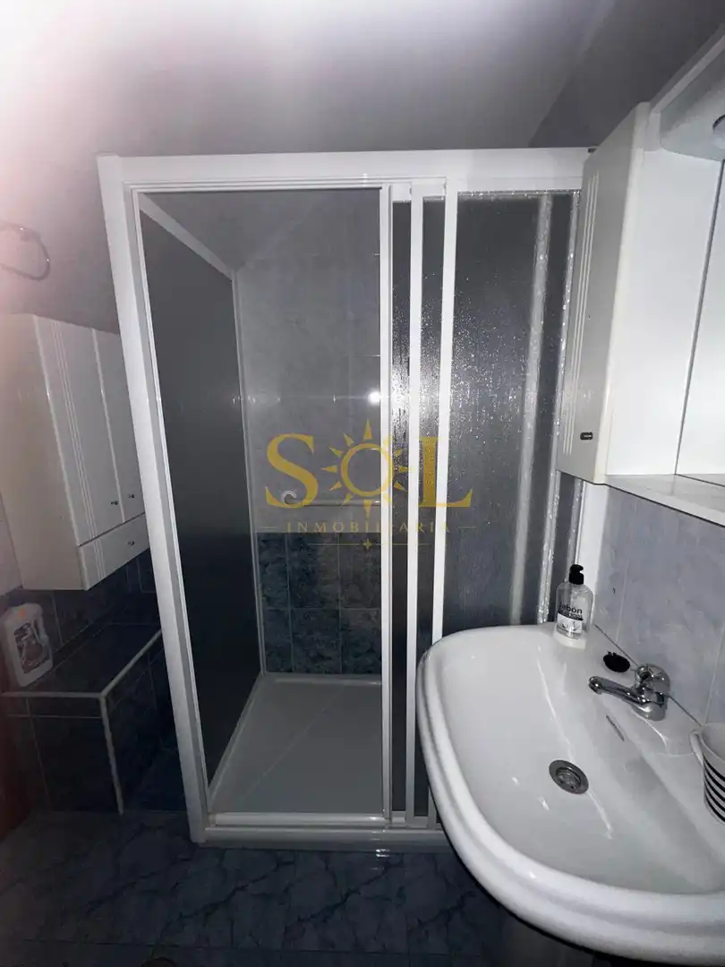 Baño de Piso en venta en La Pola de Gordón  con Calefacción, Parquet y Amueblado