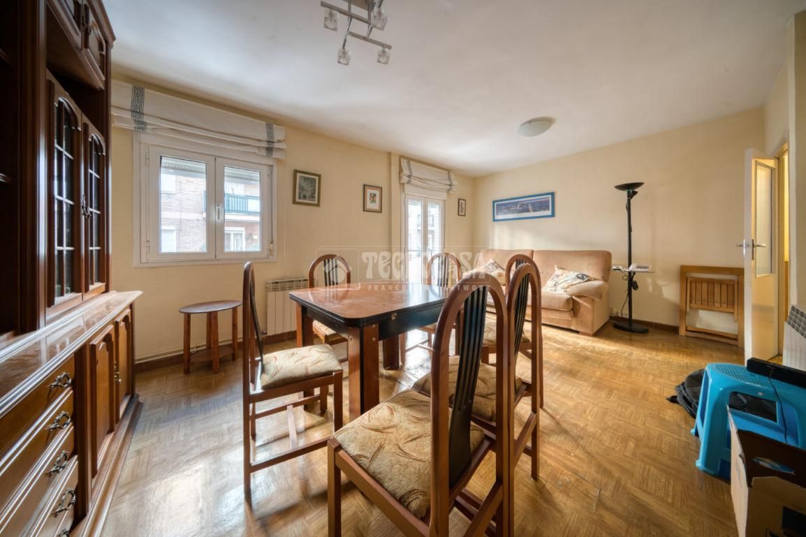 Vista exterior de Piso en venta en Valladolid Capital con Balcón