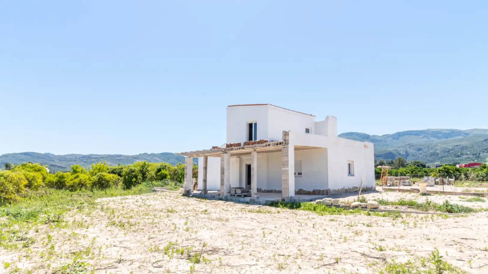 Casa rústica amb jardí en venda a Pego