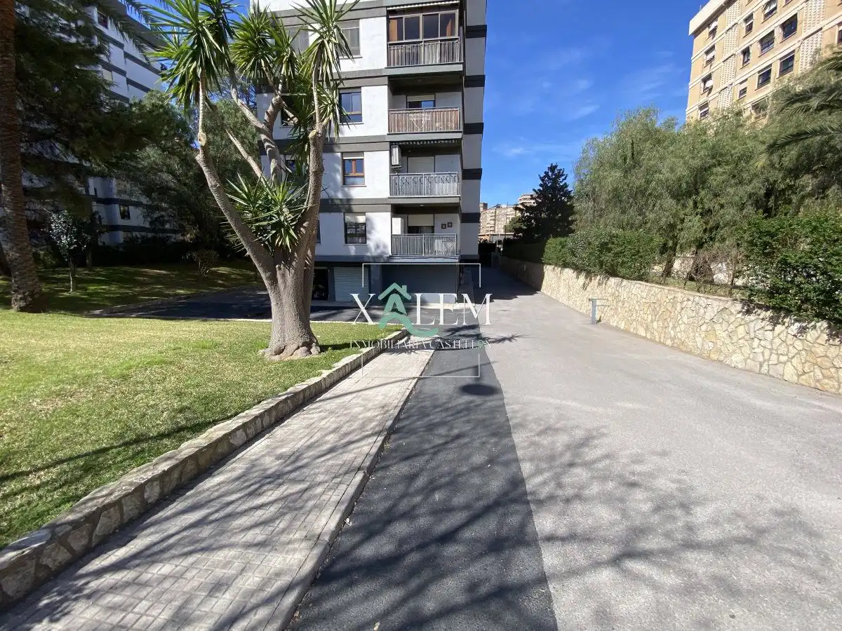 Vista exterior de Pis en venda en Castellón de la Plana / Castelló de la Plana amb Balcó