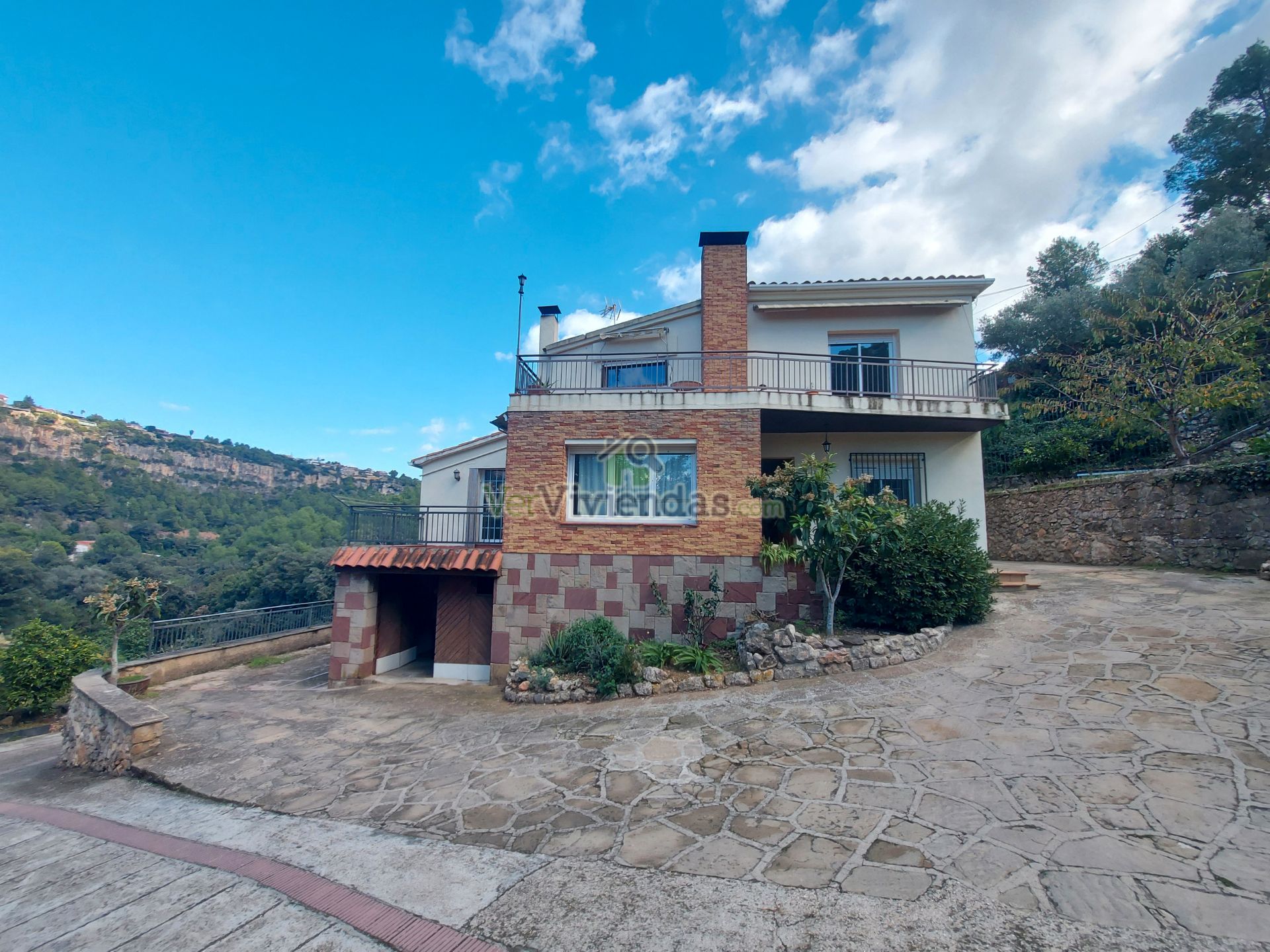 Vista exterior de Casa o xalet en venda en Cervelló amb Calefacció, Jardí privat i Terrassa