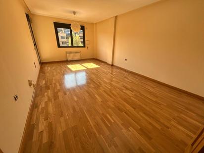Bedroom of Flat for sale in Las Rozas de Madrid  with Air Conditioner, Heating and Parquet flooring