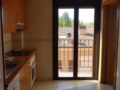 Cocina de Dúplex de alquiler en Valdeavero con Aire acondicionado, Calefacción y Horno