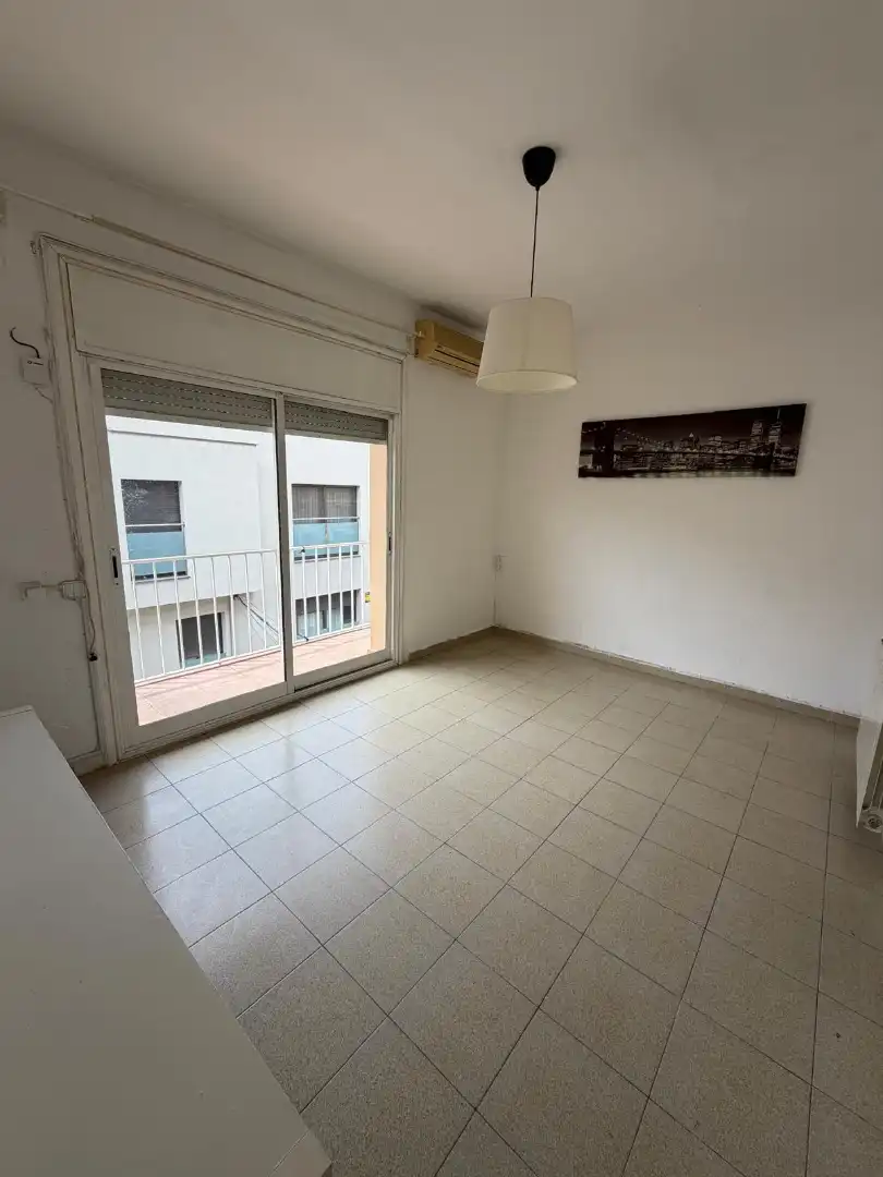 Habitación de Piso en venta en Sabadell con Calefacción y Balcón