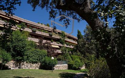 Vista exterior de Dúplex en venda en La Moraleja amb Aire condicionat, Calefacció i Terrassa