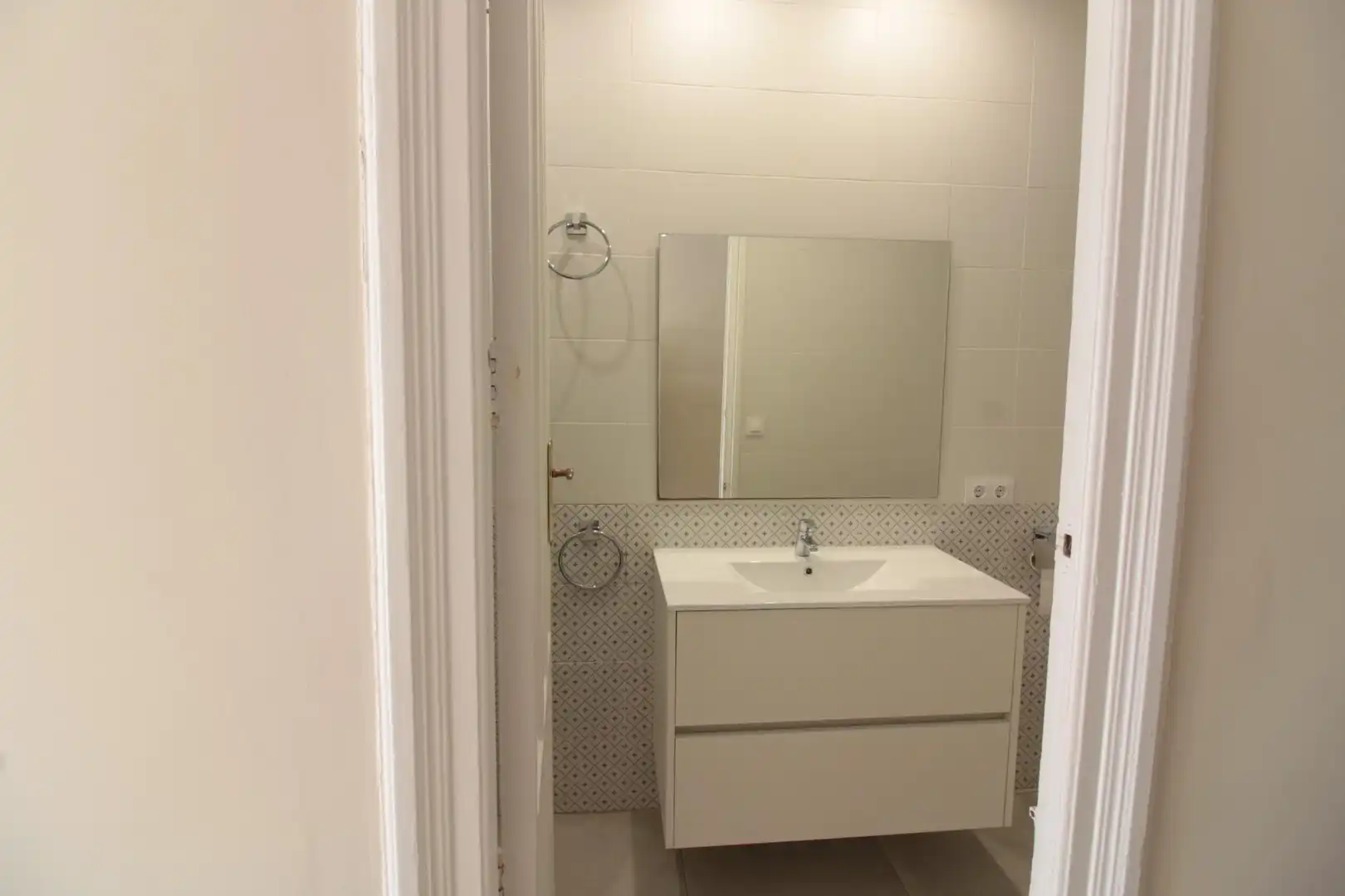 Baño de Piso de alquiler en Valencia con Balcón