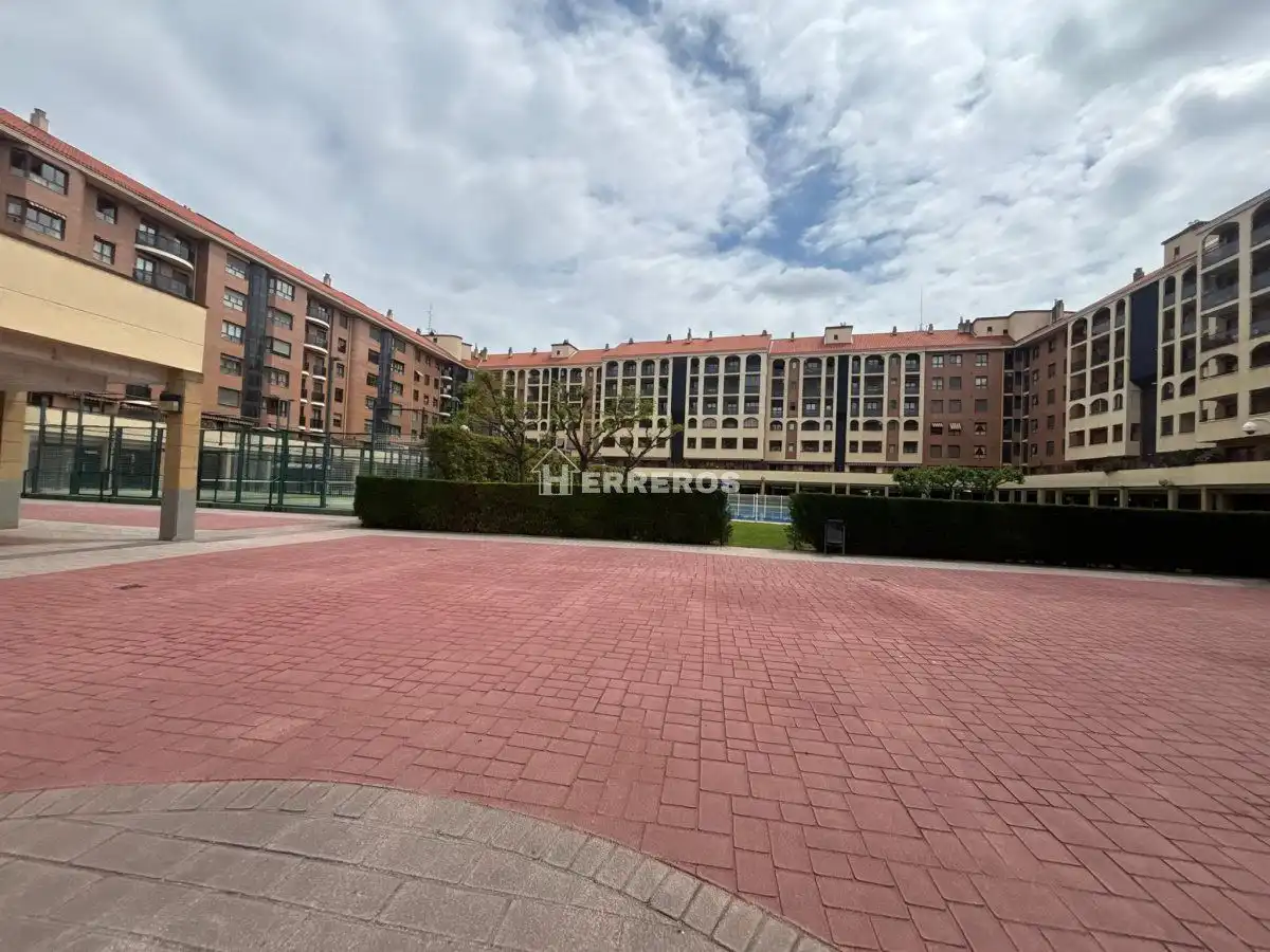 Parking of Flat for sale in  Logroño  with Heating, Parquet flooring and Terrace
