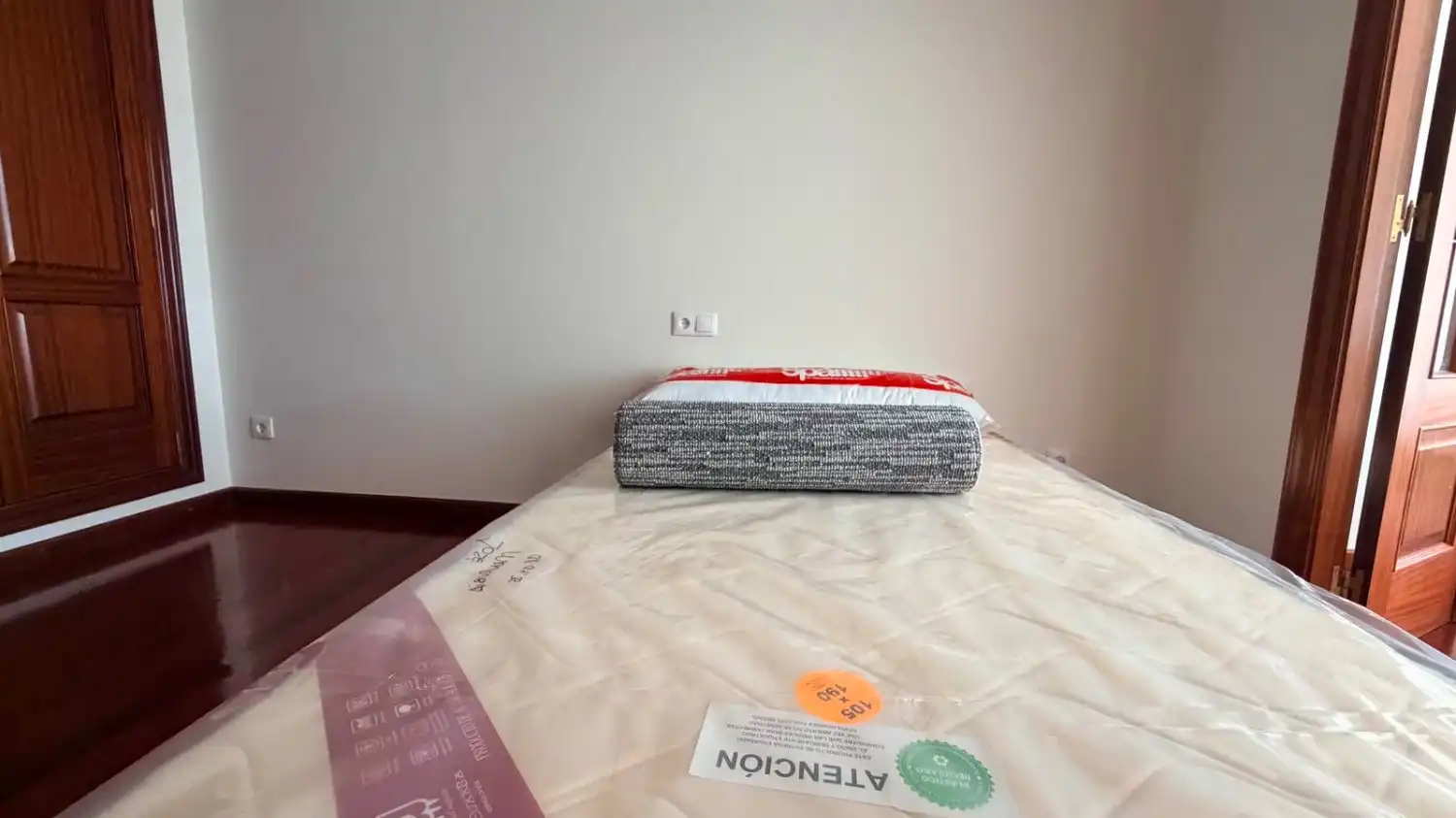 Dormitori de Pis de lloguer en Ferrol amb Moblat i Internet