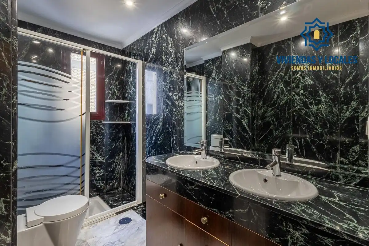 Bathroom of Duplexes for sale in Granada  with Air Conditioner, Heating and Terrace