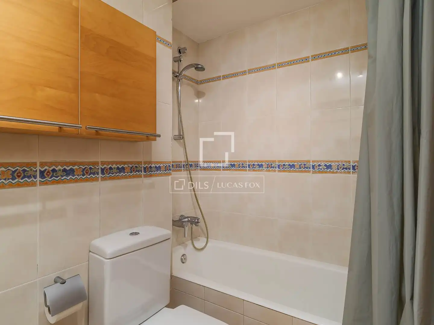 Baño de Piso de alquiler en Barcelona con Aire acondicionado, Calefacción y Amueblado
