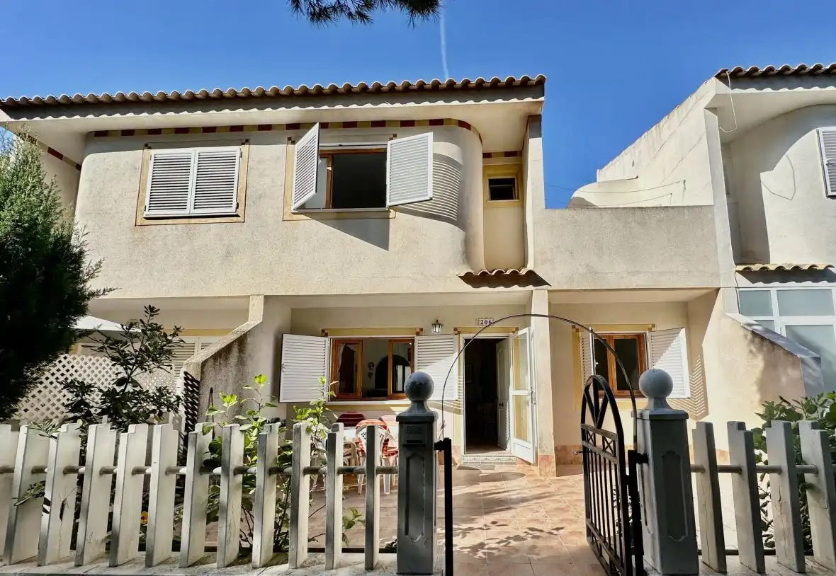 Vista exterior de Casa o chalet en venta en Santa Pola con Calefacción, Terraza y Piscina