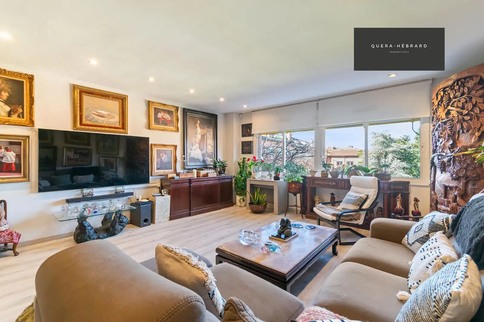 Sala de estar de Casa adosada en venta en Sant Cugat del Vallès con Calefacción, Parquet y Terraza