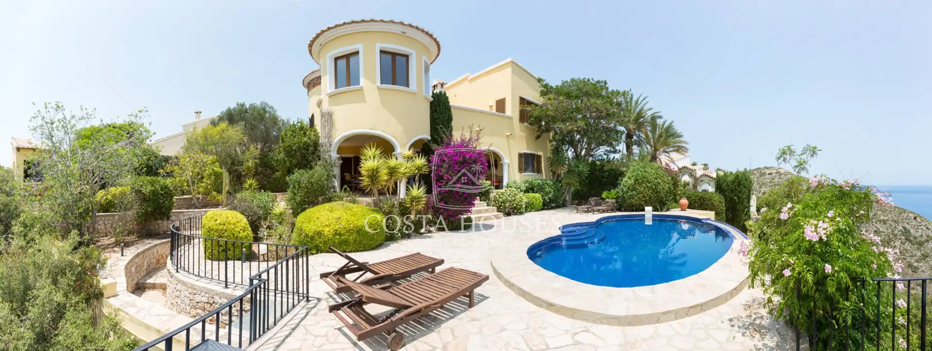 Vista exterior de Casa o xalet en venda en Benitachell / El Poble Nou de Benitatxell amb Aire condicionat, Jardí privat i Terrassa