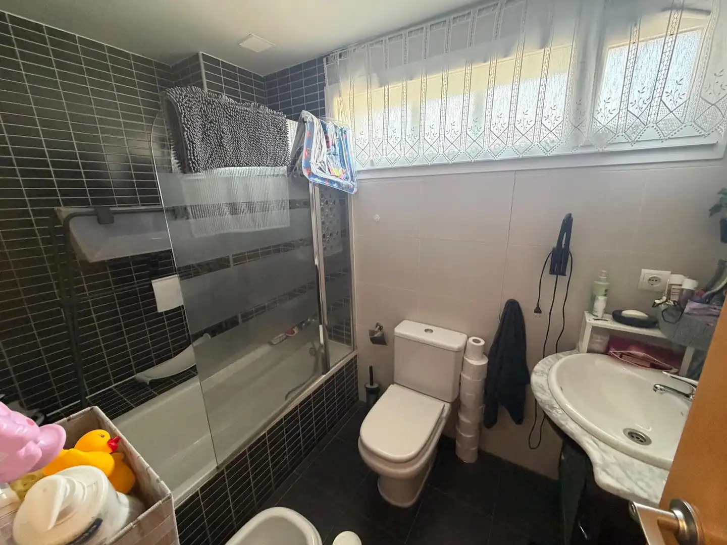 Baño de Piso en venta en Ávila con Calefacción, Terraza y Trastero