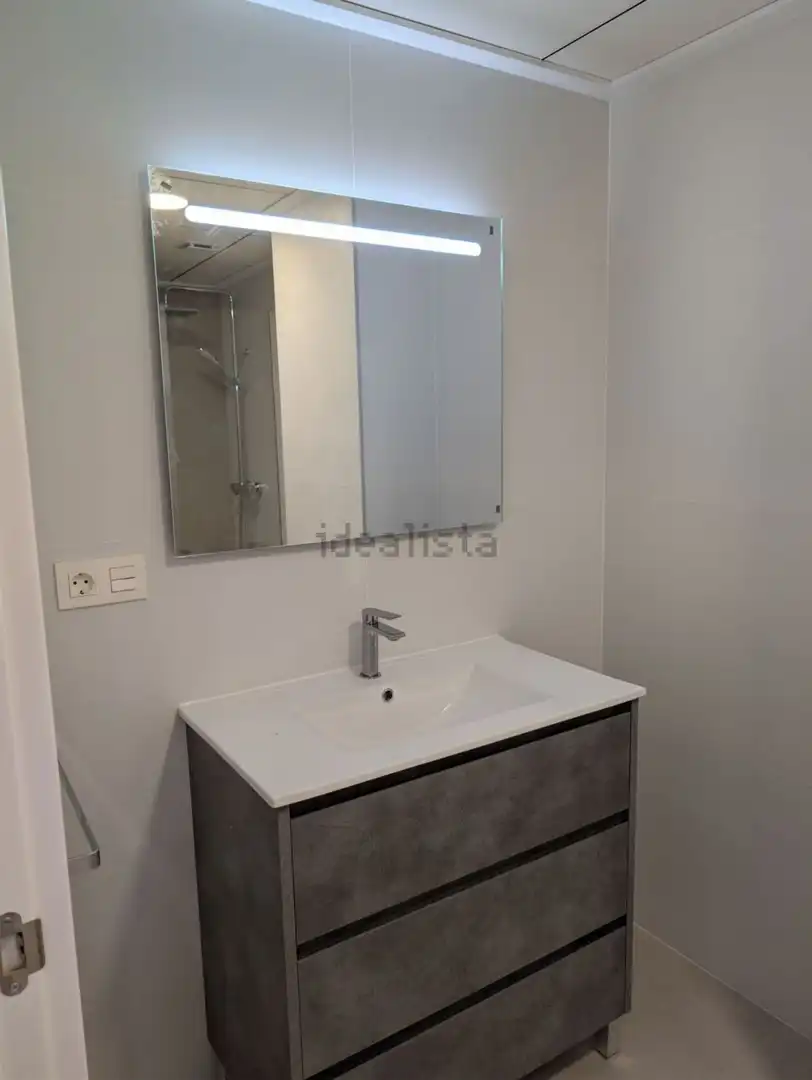 Bathroom of Flat for sale in Elche / Elx  with Parquet flooring, Terrace and Balcony