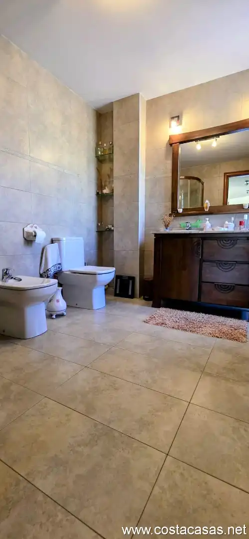 Baño de Casa o chalet en venta en Castellví de Rosanes con Calefacción, Jardín privado y Terraza