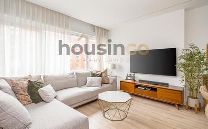 Living room of Flat for sale in  Madrid Capital  with Air Conditioner, Terrace and Storage room