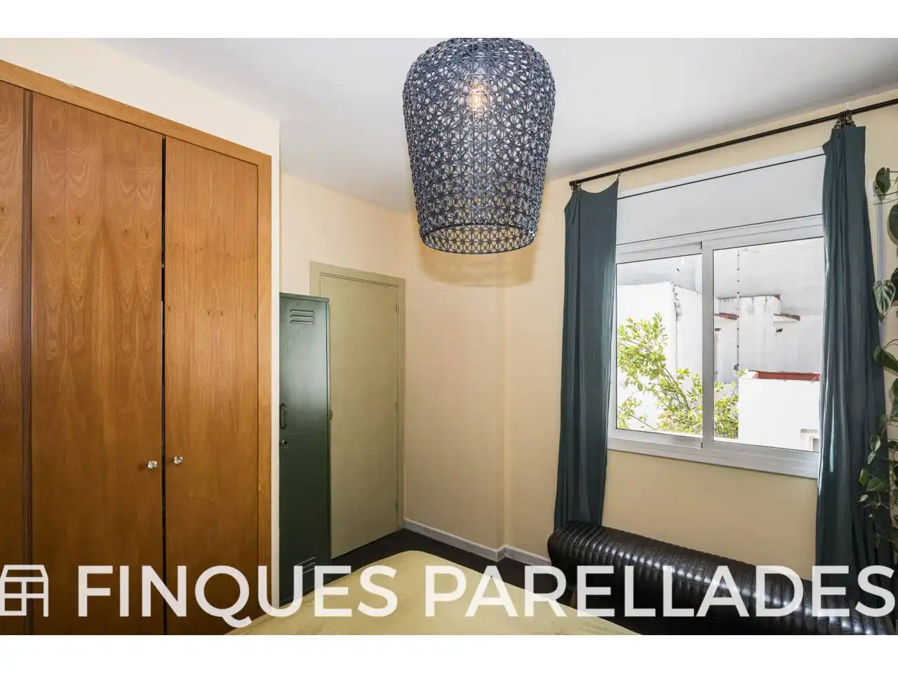 Schlafzimmer von Dachboden zum Verkauf in Sitges mit Klimaanlage, Heizung und Terrasse