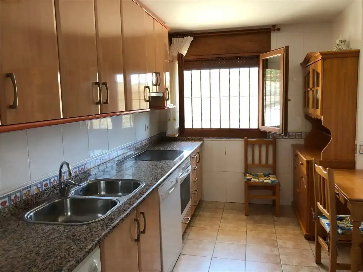 Cocina de Piso en venta en Mora de Rubielos con Jardín privado, Trastero y Amueblado