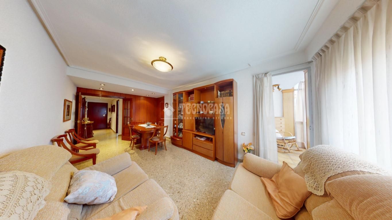 Sala d'estar de Pis en venda en  Valencia Capital amb Aire condicionat i Terrassa