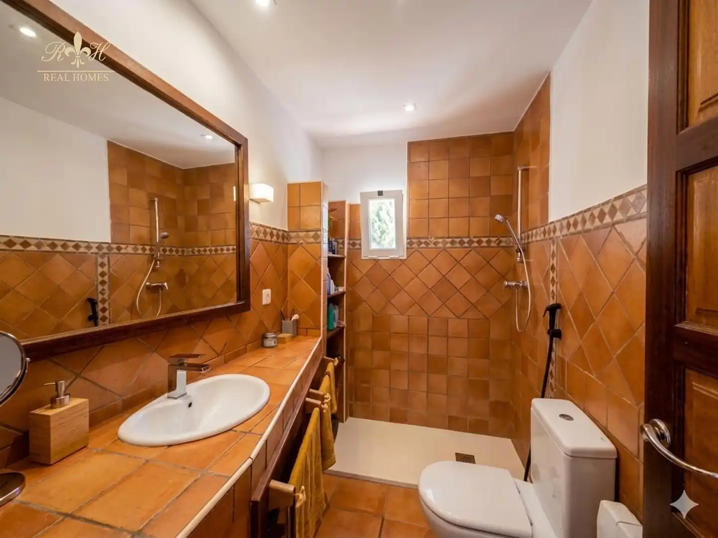 Badezimmer von Haus oder Chalet zum Verkauf in L'Alfàs del Pi mit Klimaanlage und Schwimmbad