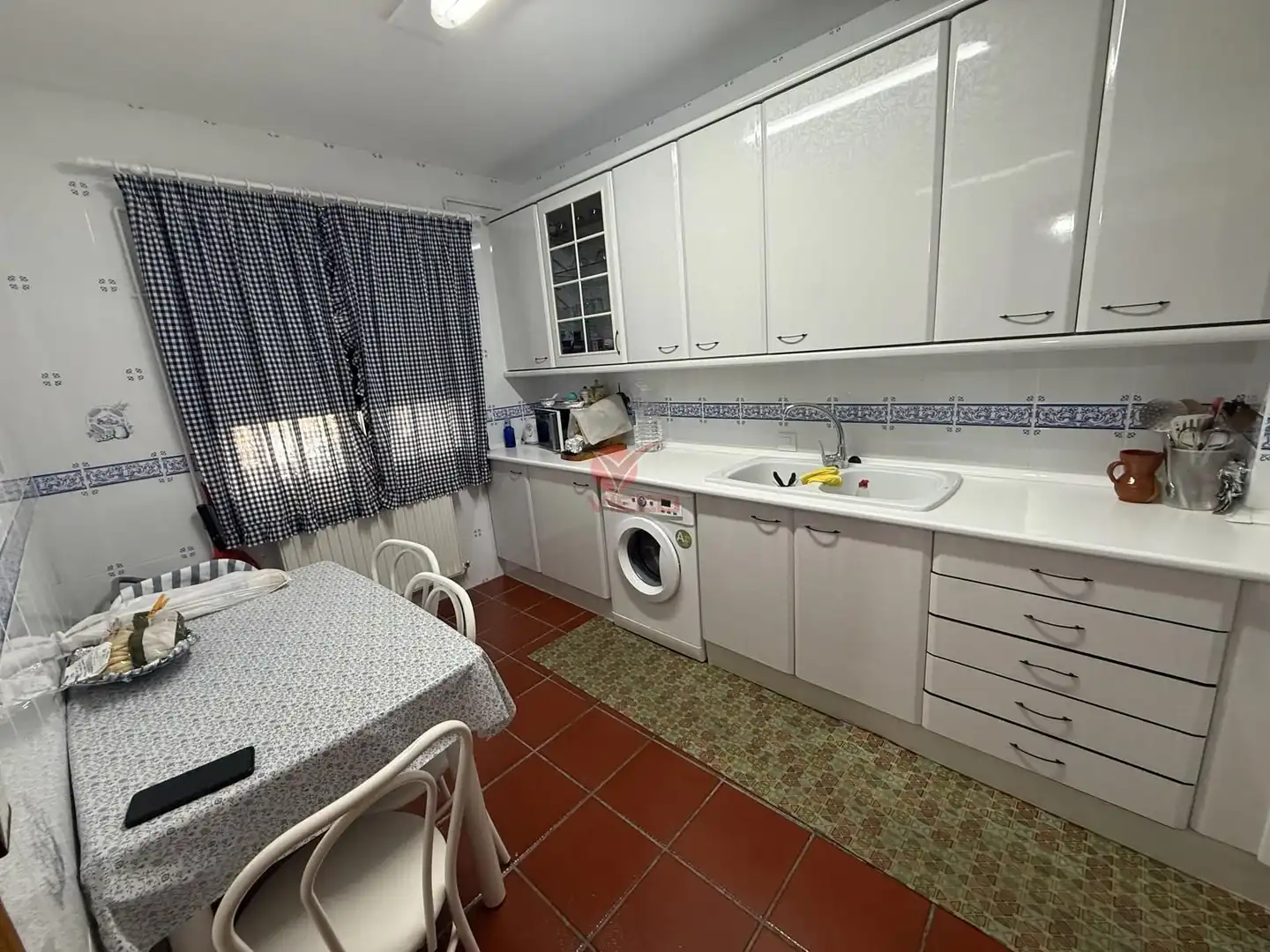 Cuina de Casa o xalet en venda en Reyes Católicos - Paseo San Antonio