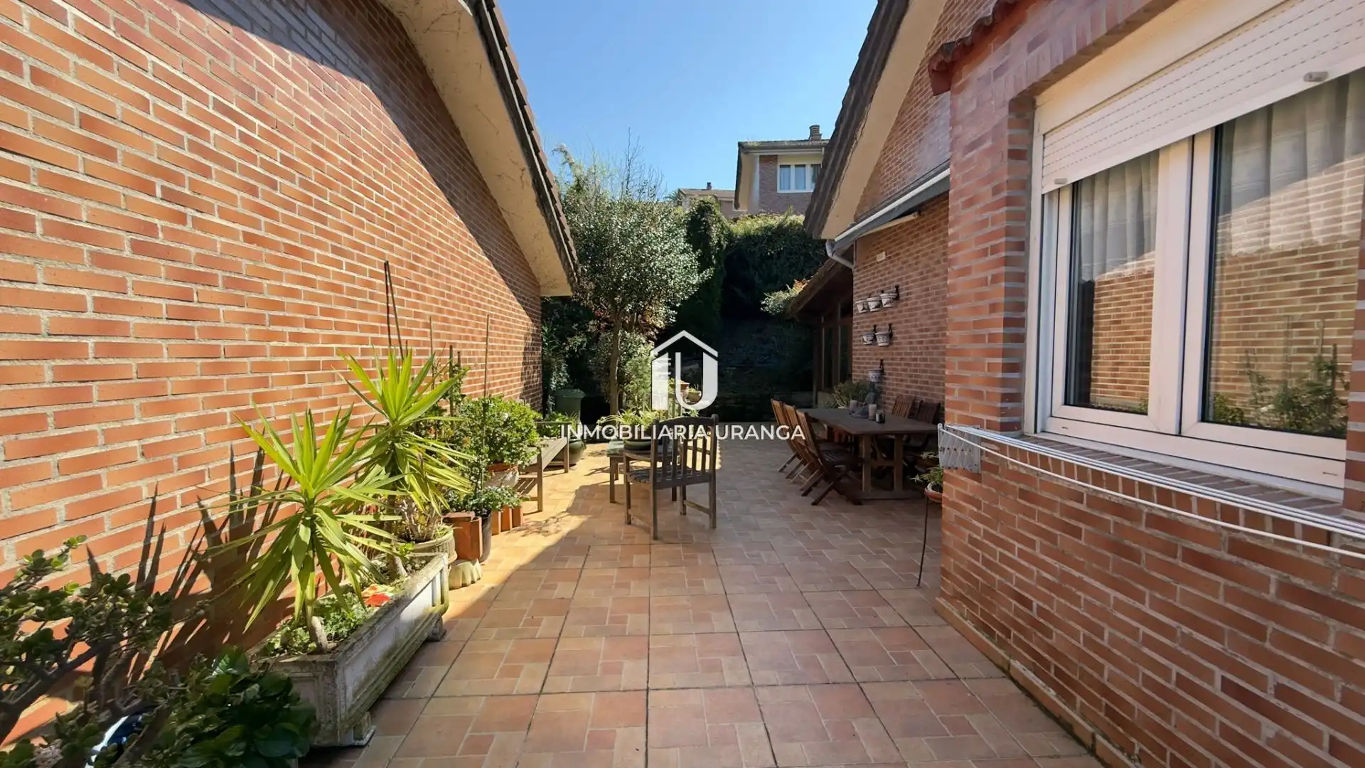 Vista exterior de Casa o chalet en venta en Laredo con Calefacción y Terraza