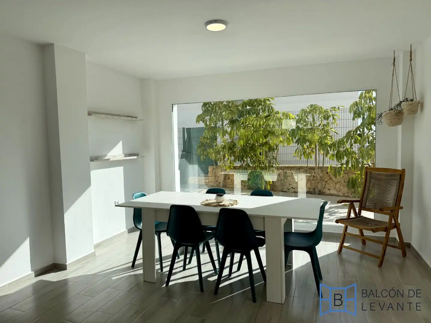 Chalet con piscina en venta en Avenida Madrid 17