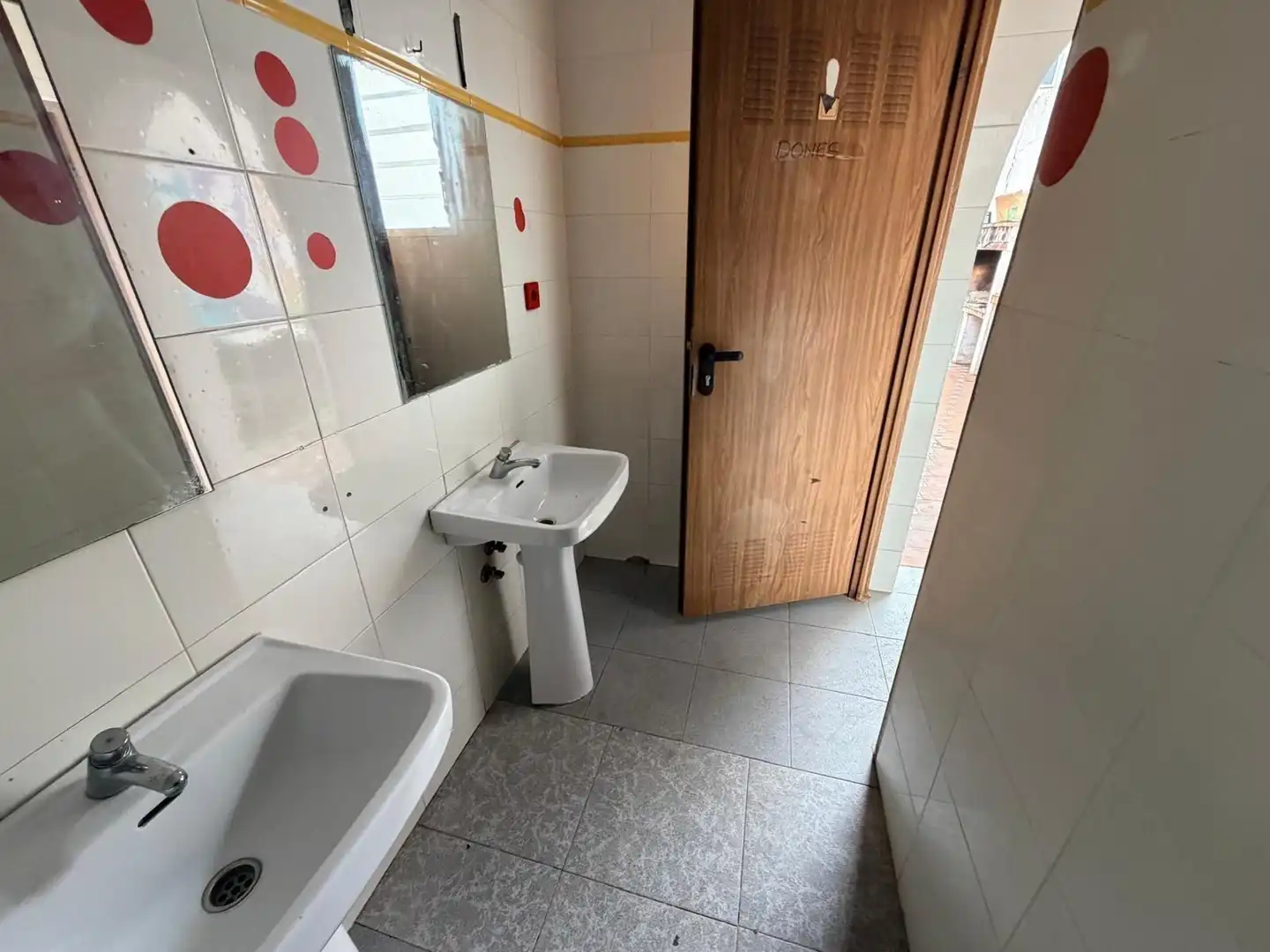 Bany de Edifici en venda en La Pobla del Duc