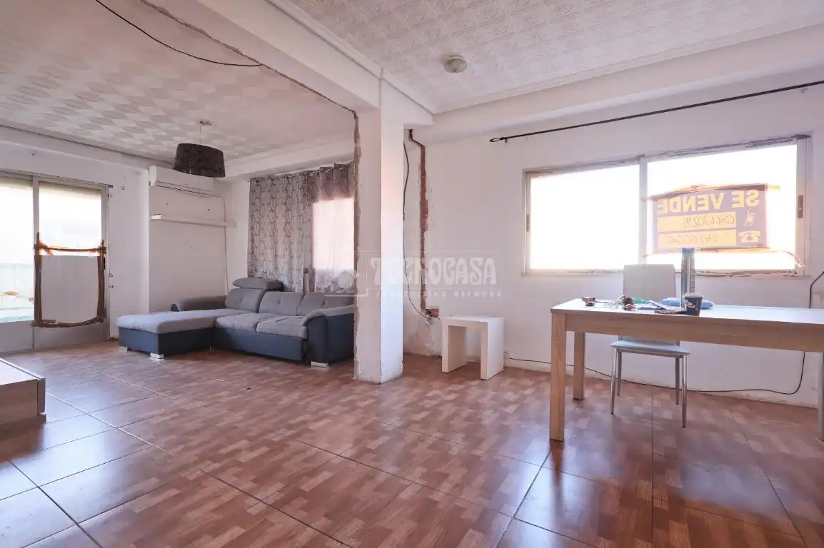 Habitación de Piso en venta en Sagunto / Sagunt con Balcón y Piscina comunitaria