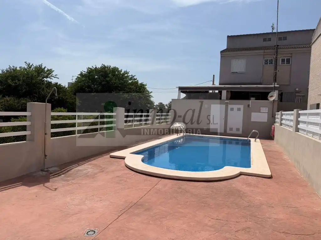 Piscina de Casa o xalet en venda en Almazora / Almassora amb Aire condicionat, Terrassa i Piscina comunitària