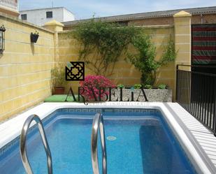 Piscina de Casa adosada en venda en Villafranca de Córdoba amb Aire condicionat, Calefacció i Jardí privat